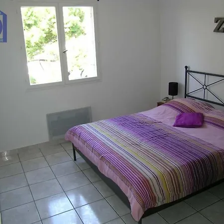 Dom wakacyjny 8 Pers Avec Garage Et Piscine A 450m De La - Fr-1-781-84